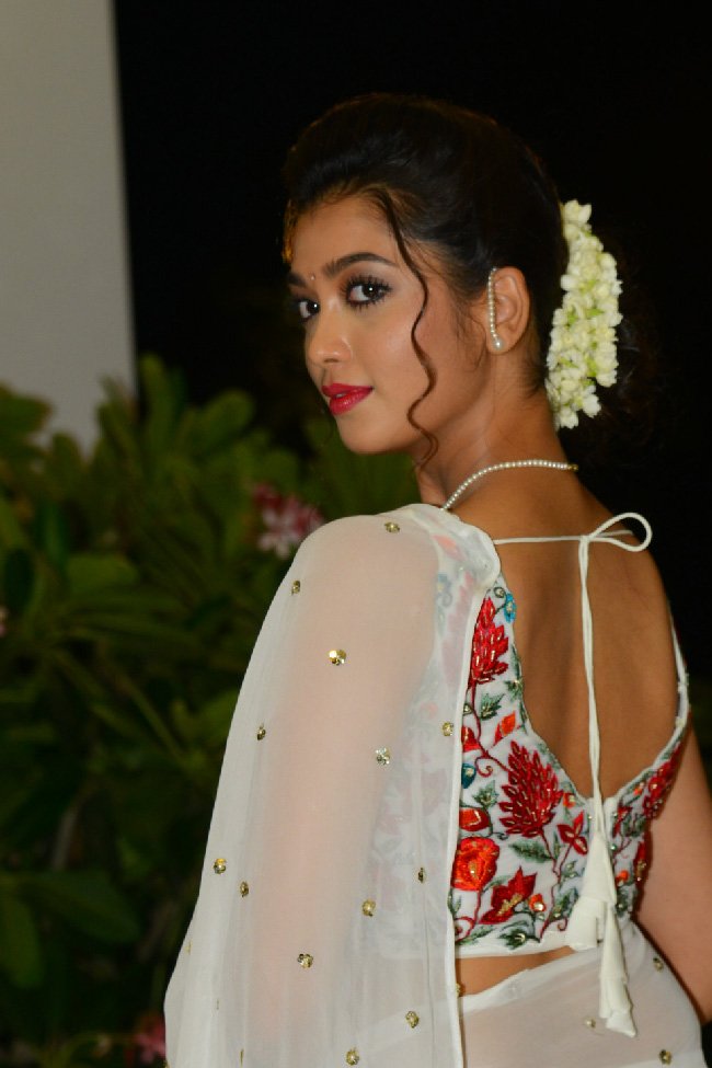 Digangana-Suryavanshi-at-Hippi-Movie-Pre-Release-Event